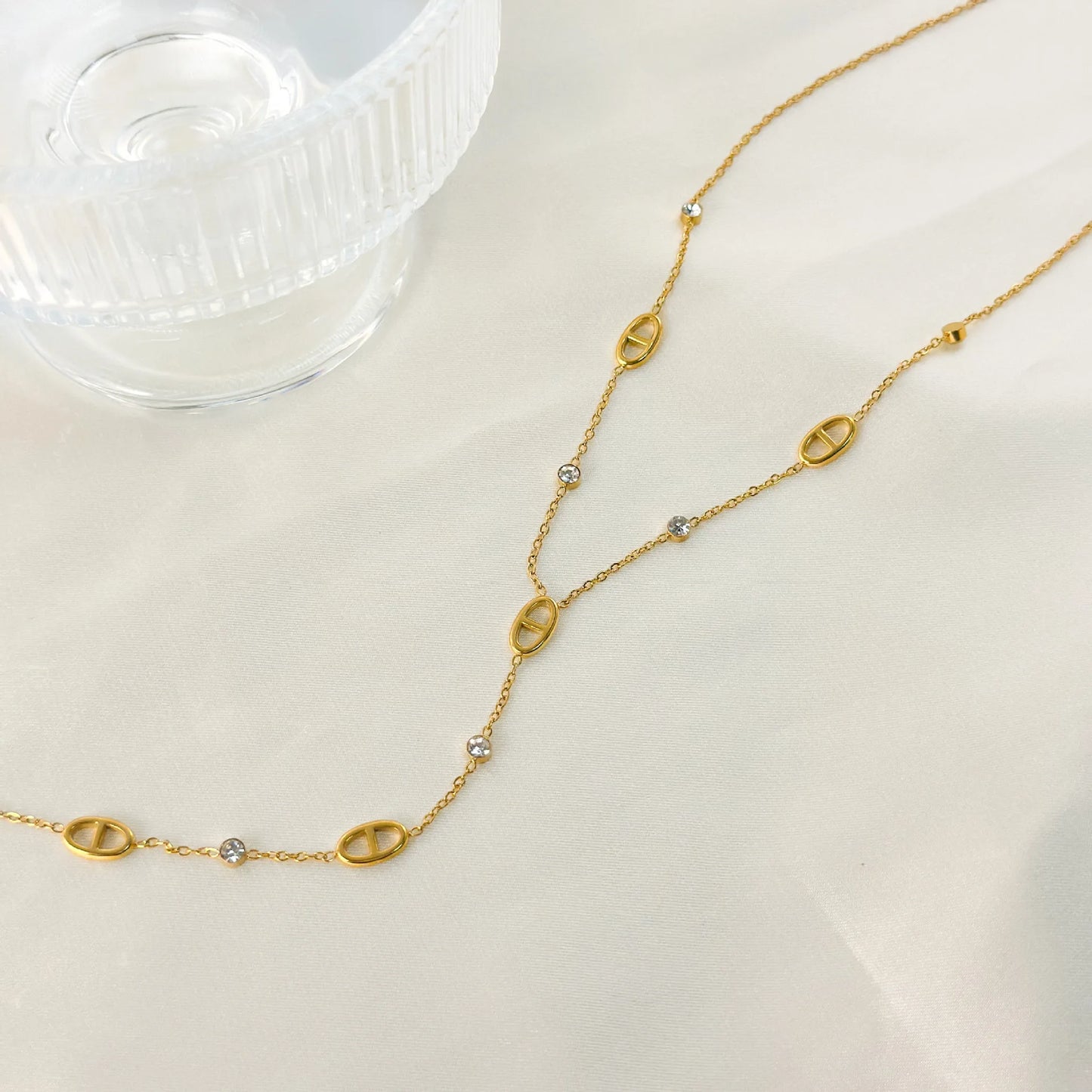 Keen on Colar Y Corrente Não Desvanecendo Francês Requintado Feminino Clavícula Corrente Porco Nariz Borla Titânio Aço Francês Clássico